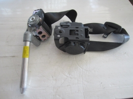 BMW - RIGHT SEAT BELT  - -